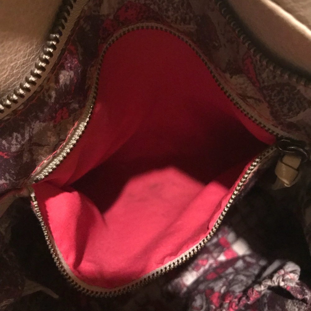 Handbag - Picture 6 of 7